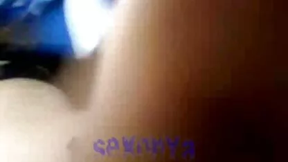 Amador no sofá sexo caseiro na sala velho caseiro filme pornô na câmera
