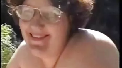 Menina luxúria sofrendo de câncer na frente da câmera e masturbação buraco redtuby caseiro