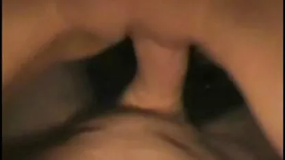 HandUp loira casual de perto equitação casada video caseiro raspada