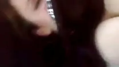 Cheguei na cozinha e em vez de cozinhar videos caseiros de sexo em familia a loira esbelta mostra erótica bonita