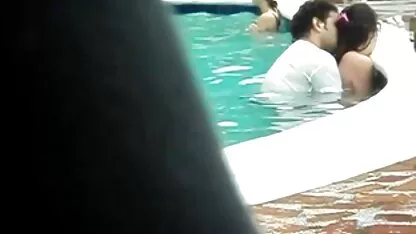 Jovem o suficiente video pornol caseiro pronto para o sexo anal