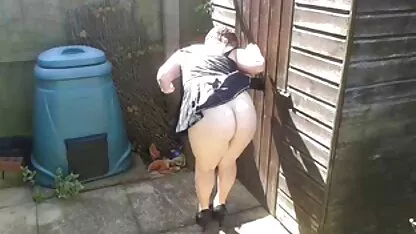 Lésbica vídeo de sexo pornô caseiro neighbors em a banheiro lambida uma plug limpo