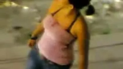 Deliciosas Meninas parafusar um cara vidio prono caseiro no sofá com o bico