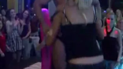 Um cara fode uma latina e jogou as mãos no melhores videos caseiros porno peito uma mulher natural