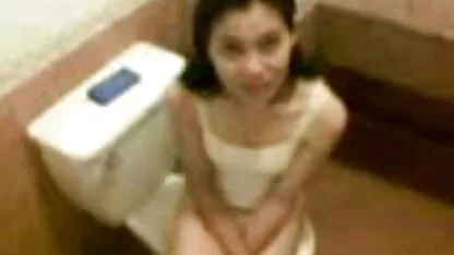 Morena dá um boquete para sua amada em sua aparência e senta-se em cima de cenas sexo caseiro um membro do