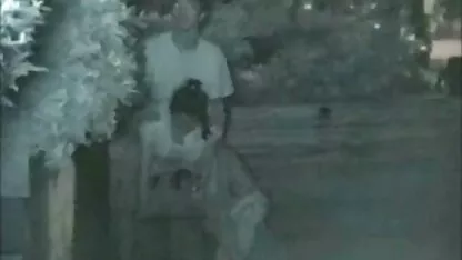 Eles tentaram mover o rabo apertado com uma filme pornô caseiro feito em casa rolha