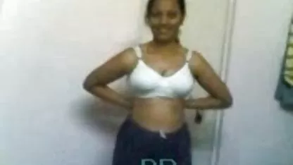 A lesbicas transando video caseiro testa loira fraca foi criada na Rússia sexo pikaper