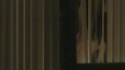 Ela esticou as sexogratiscaseiro pernas na frente da câmera e pedir vagina punho
