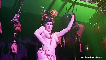 Cadela com um vídeo pornô gravado em casa perfeito