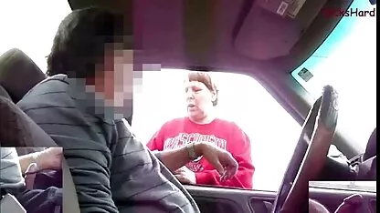 Um policial para vir video caseiro suruba em auxílio