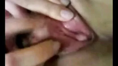 Maduro MILF masturbação com enorme vibrador até que seu filho fode sexo caseiro com corno com câncer