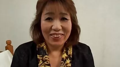 Ruiva puta em meias arrastão se masturba na novinha perdendo a virgindade vídeo caseiro frente da webcam