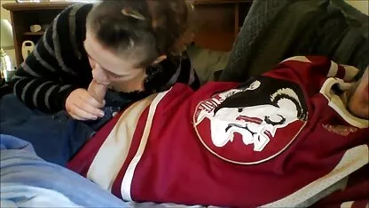 Quente Gangbang em um sexo na cama caseiro banheiro branco