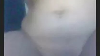 Sexo video caseiro menage violento na cozinha com a pequena vagina