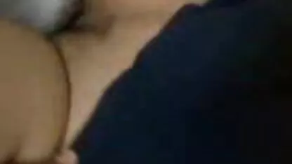Russo menina com sexo amador feito em casa pequeno tits fode uma cara em frente de uma Corno
