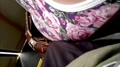 Fetiche em kinky videos de boquetes caseiros Curly MILF strapon no cuzinho no sofá