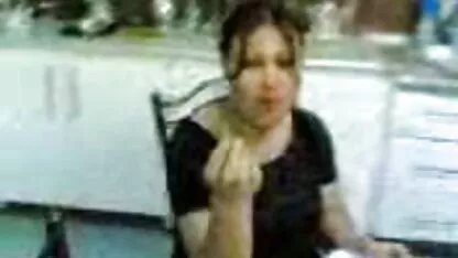 Sorridente jovem loira na Meia-Calça Se masturbando pequena quero ver pornô caseiro buceta