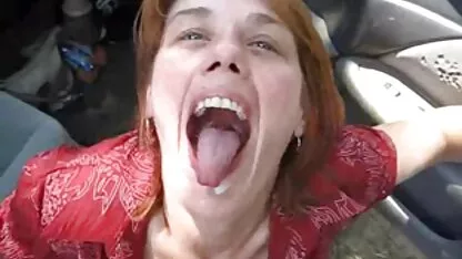 Mais velhos mulheres xx caseiro Loiras acariciando a vagina no banheiro