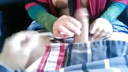 Morena se masturbando muito video sexo caseiro real bem
