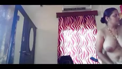 MILF silicone solidão vídeo pornô caseiro gratuito seduz seu melhor amigo do marido para quebrar