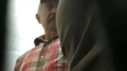 Lasciva menina acaricia Seios pequenos e buceta eu quero assistir vídeo de sexo caseiro peluda