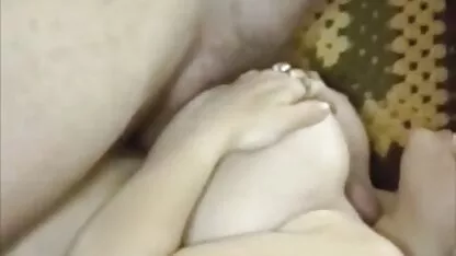 Meninas tatuadas fodendo videos porno brasileiros caseiros com o marido no escuro