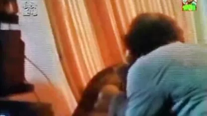 Mãe ensinando sua filha video caseiro gozando Boquete