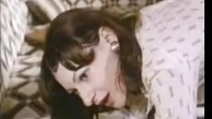 Morena chupando pau para seu amigo e xnxx feito em casa engolir garota