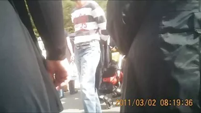 Menina se masturba vagina e bunda na câmera vídeo x caseiro