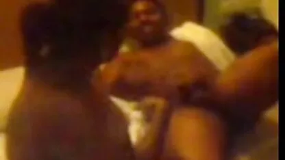 O chefe descompactou a mosca dela e mostrou à secretária um grande erro sexo na cama caseiro