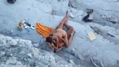 A morena não pode adormecer videos caseiros safadas até que ela foda sua bunda em sua bunda suculenta