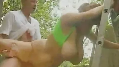 Os alunos estão muito felizes com a bela vídeo pornô caseiro mulher se masturbando professora